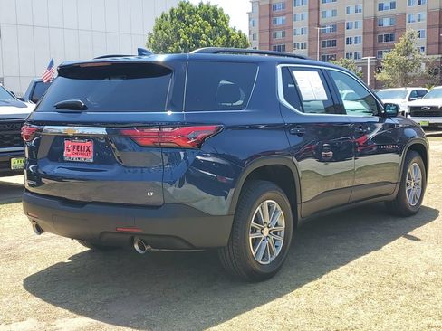 Used 2023 Chevrolet Traverse LT FWD image 4