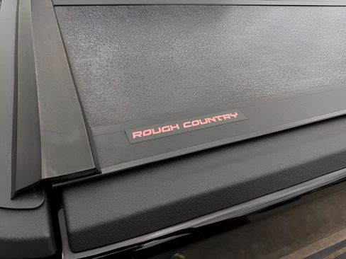 Used 2023 Jeep Gladiator Mojave AWD/4WD image 29