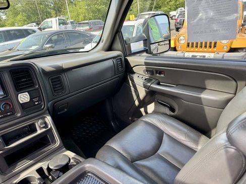 Used 2007 Chevrolet Silverado 2500 LT w/ Heavy-Duty Power Package AWD/4WD image 19