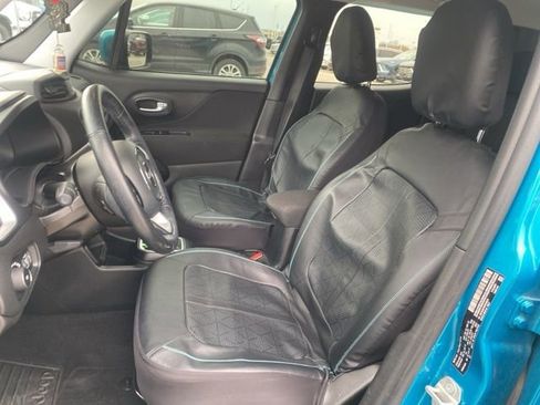 Used 2019 Jeep Renegade Latitude w/ Cold Weather Group image 14