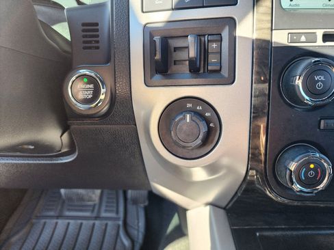 Used 2016 Ford Expedition Limited image 19