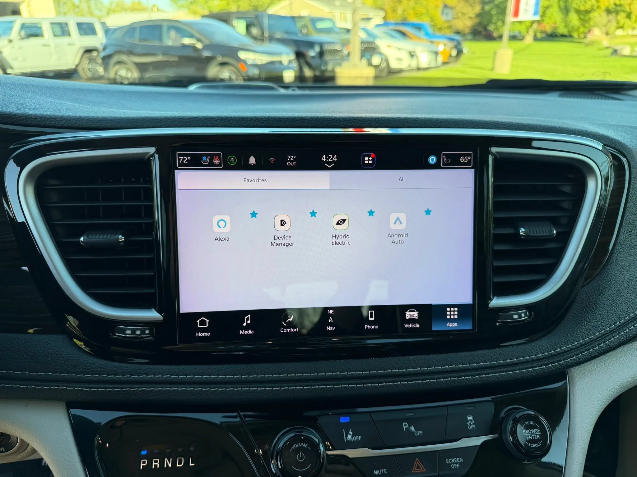 Used 2023 Chrysler Pacifica Limited w/ Uconnect Theater Family Group FWD image 27