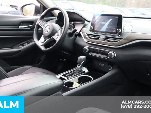 Used 2024 Nissan Altima 2.5 SV image 24