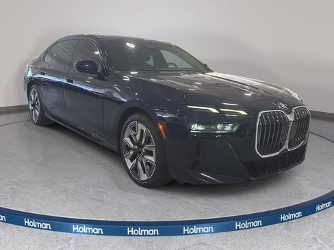 Certified 2023 BMW 760i xDrive AWD/4WD image 4