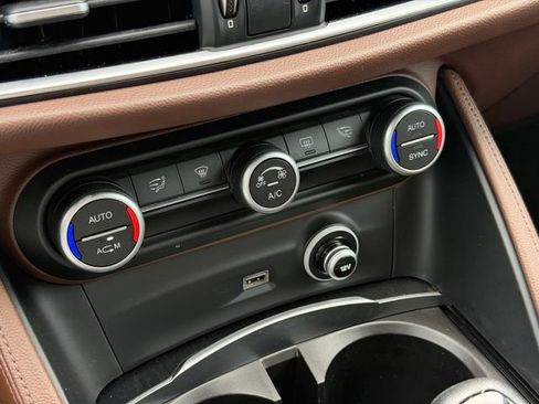 Used 2019 Alfa Romeo Stelvio RWD image 24