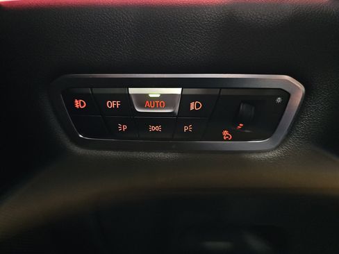 Used 2021 BMW X5 xDrive40i w/ M Sport Package image 28