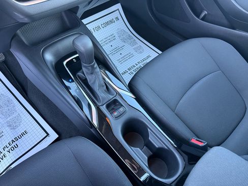 Used 2022 Toyota Corolla LE image 8