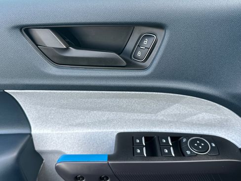 New 2025 Ford Maverick XLT image 11