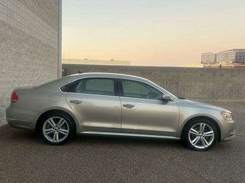 Used 2014 Volkswagen Passat TDI SE FWD image 4