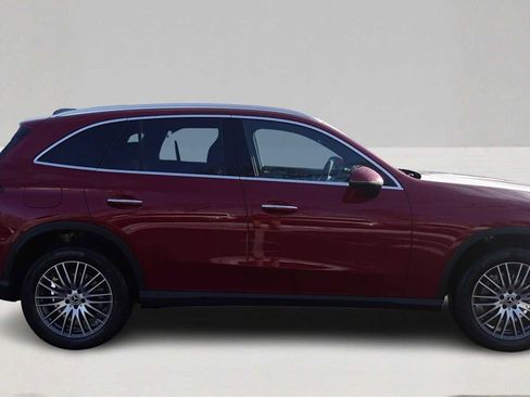 Used 2026 Mercedes-Benz GLC 300 4MATIC image 4
