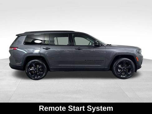 Used 2024 Jeep Grand Cherokee L Altitude AWD/4WD image 13