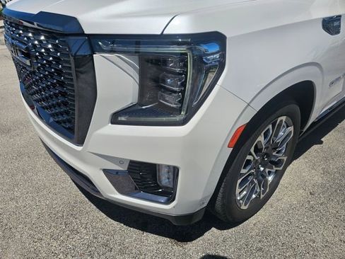 Used 2023 GMC Yukon Denali Ultimate AWD/4WD image 15