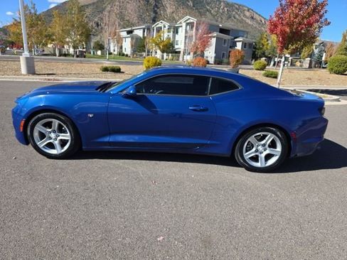 Used 2020 Chevrolet Camaro LT w/ Technology Package image 6