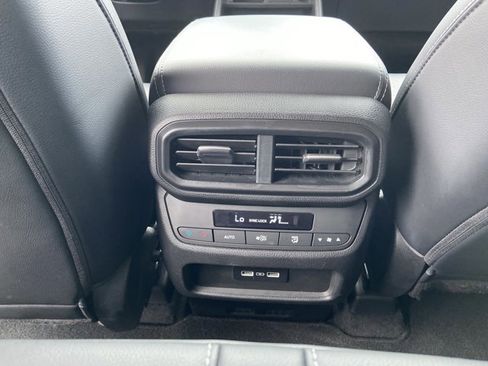 Used 2023 Honda Pilot Touring image 51