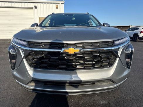 New 2026 Chevrolet Trax LT w/ LT Convenience Package FWD image 10