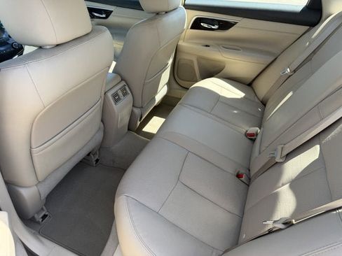 Used 2013 Nissan Altima 2.5 SL FWD image 10