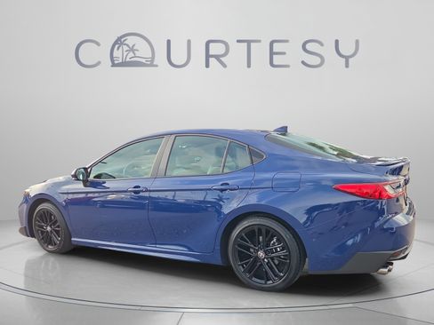 Used 2026 Toyota Camry SE FWD image 3