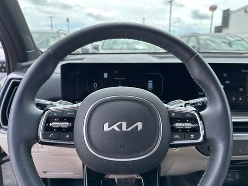 Certified 2025 Kia Sorento SX Prestige AWD/4WD image 9