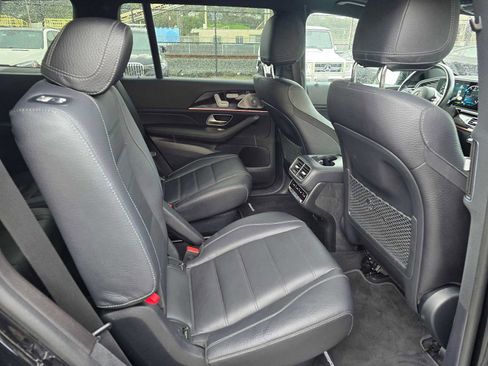Used 2023 Mercedes-Benz GLS 580 4MATIC image 13
