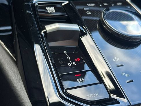 Used 2026 BMW 540i xDrive w/ M Sport Package AWD/4WD image 27