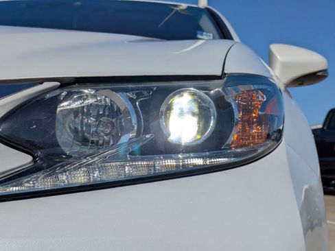 Used 2016 Lexus ES 300h image 9