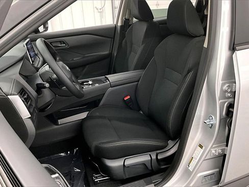 New 2025 Nissan Rogue S image 9