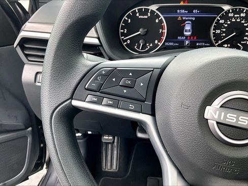 Used 2025 Nissan Altima 2.5 SV FWD image 19