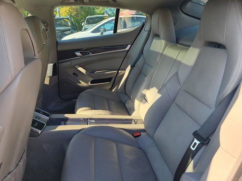 Used 2013 Porsche Panamera S image 48