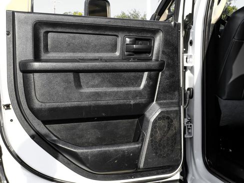 Used 2018 RAM 2500 Tradesman w/ Chrome Appearance Group image 47