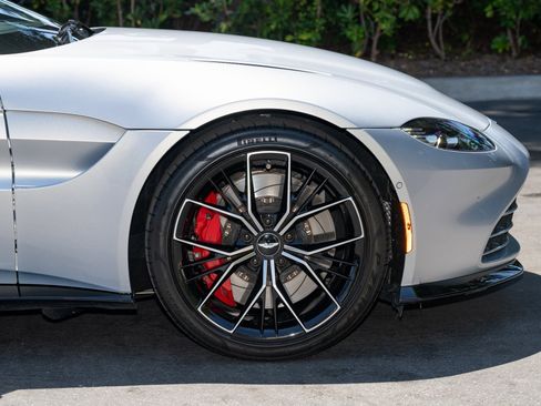 Used 2023 Aston Martin V8 Vantage Roadster image 25