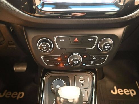 Used 2020 Jeep Compass Limited AWD/4WD image 17