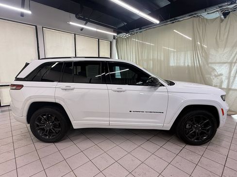 Used 2024 Jeep Grand Cherokee Limited 4xe image 3