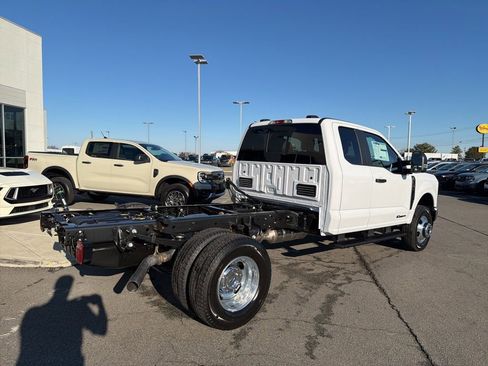 New 2026 Ford F350 XL w/ XL Chrome Package image 3