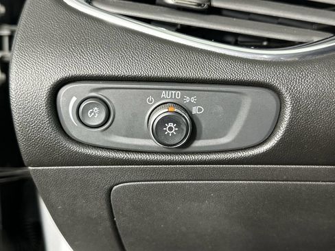 Used 2018 Chevrolet Malibu LT FWD image 21