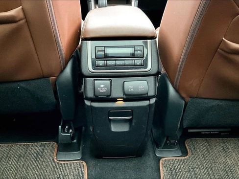 Used 2019 Subaru Ascent Touring w/ Popular Package #3 image 16