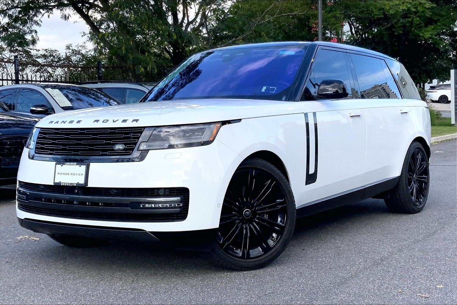 Certified 2023 Land Rover Range Rover Long Wheelbase Autobiography AWD/4WD image 1