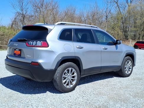 Used 2019 Jeep Cherokee Latitude Plus w/ Comfort/Convenience Group AWD/4WD image 8