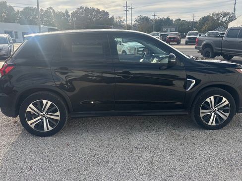 Used 2024 Mitsubishi Outlander Sport SE image 2
