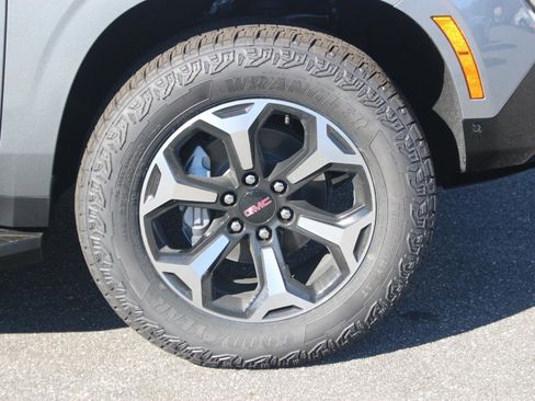 New 2026 GMC Yukon AT4 w/ LPO, Floor Liner Package image 9