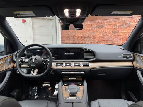 New 2025 Mercedes-Benz GLS 450 4MATIC image 12