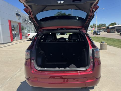 Certified 2022 Jeep Compass High Altitude image 8