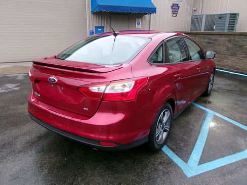 Used 2014 Ford Focus SE w/ SE Sport Package FWD image 4