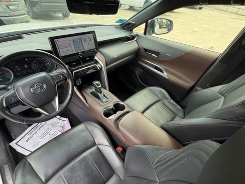 Used 2021 Toyota Venza Limited w/ Advanced Technology Package AWD/4WD image 12