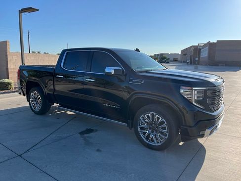 Used 2025 GMC Sierra 1500 Denali Ultimate AWD/4WD image 5
