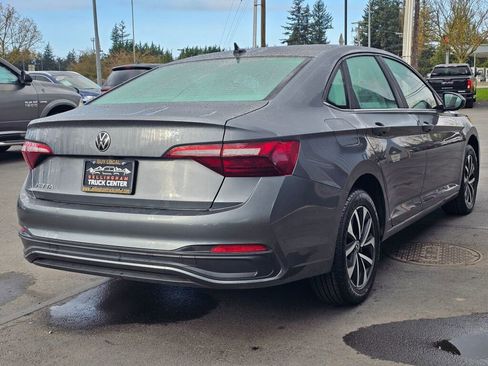 Used 2024 Volkswagen Jetta S image 5