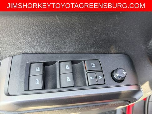 Used 2022 Toyota Tacoma TRD Off-Road w/ Technology Package AWD/4WD image 13