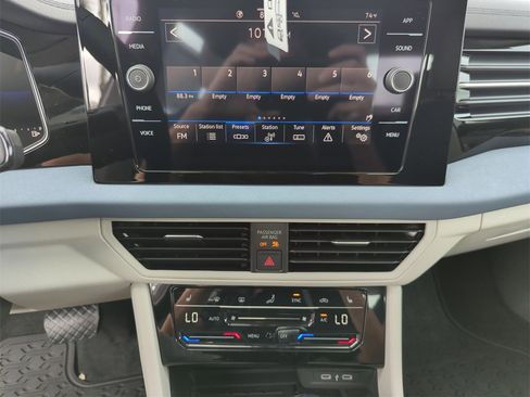 New 2025 Volkswagen Jetta SE image 30