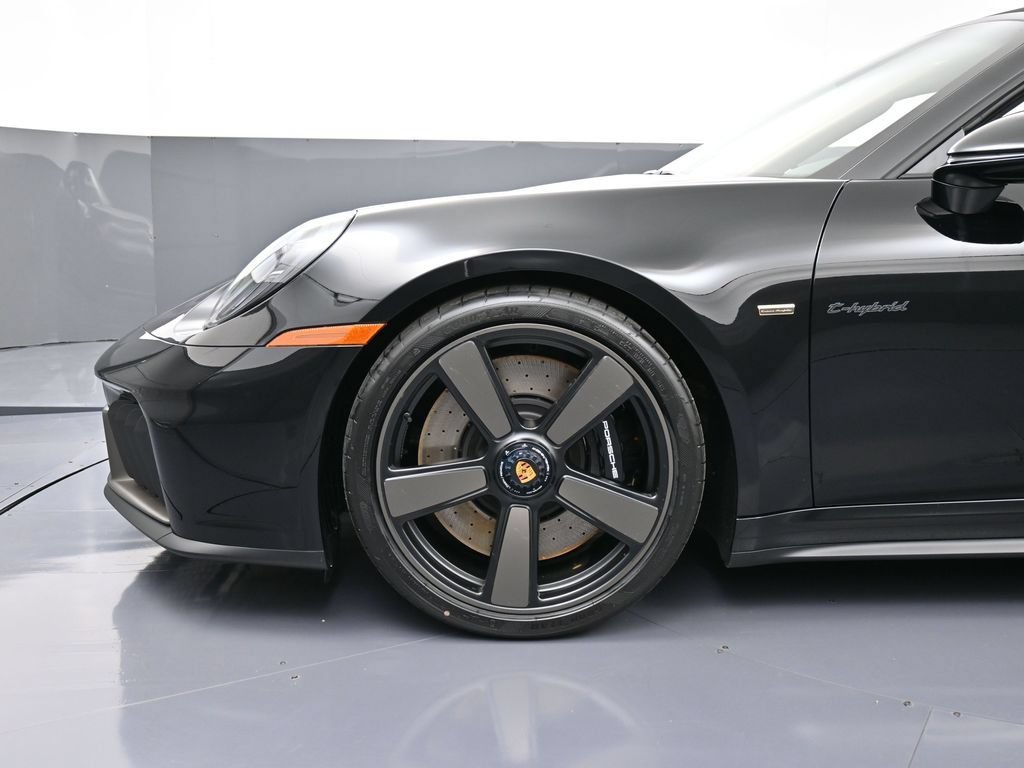 Certified 2026 Porsche 911 GTS RWD image 12