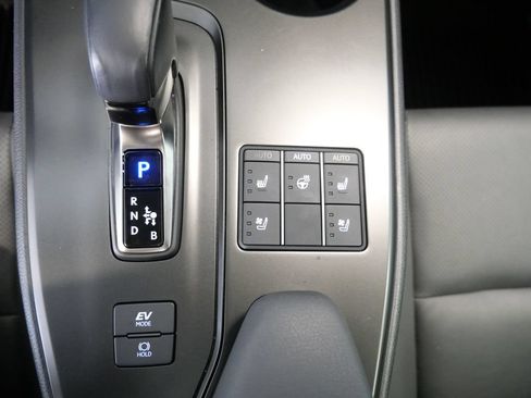 Used 2025 Lexus UX 300h AWD w/ Cold Area Package image 37