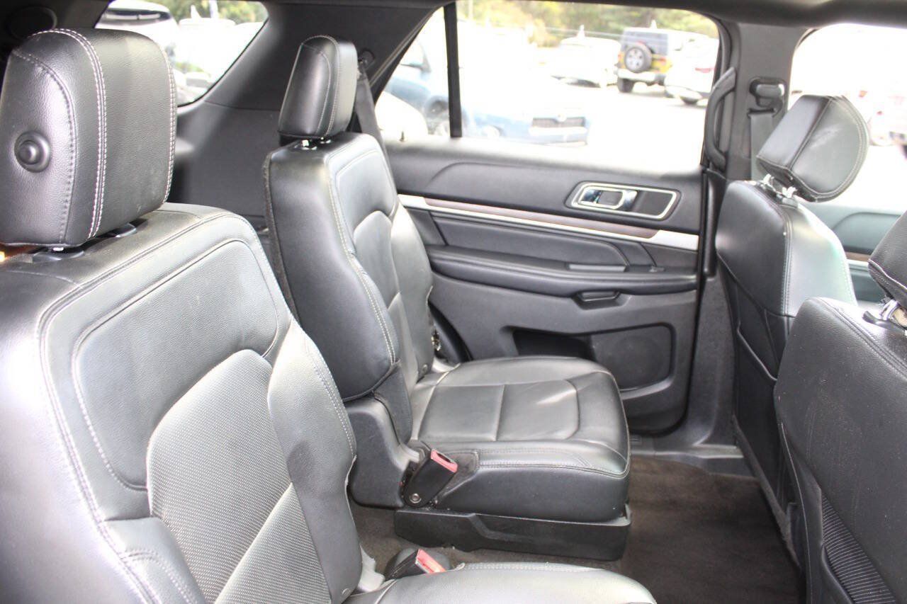 Used 2016 Ford Explorer Limited w/ Equipment Group 301A AWD/4WD image 18